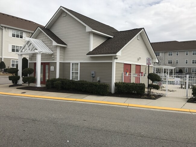 Building Photo - SOUTHMOOR @ RIDGELY MANOR