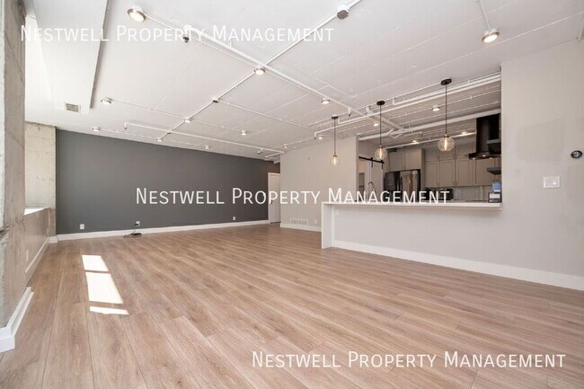 Building Photo - 44 W Broadway