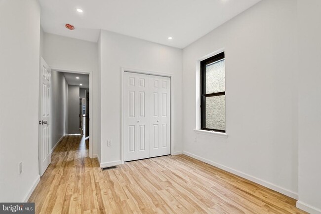 Building Photo - 1718 Edgley St