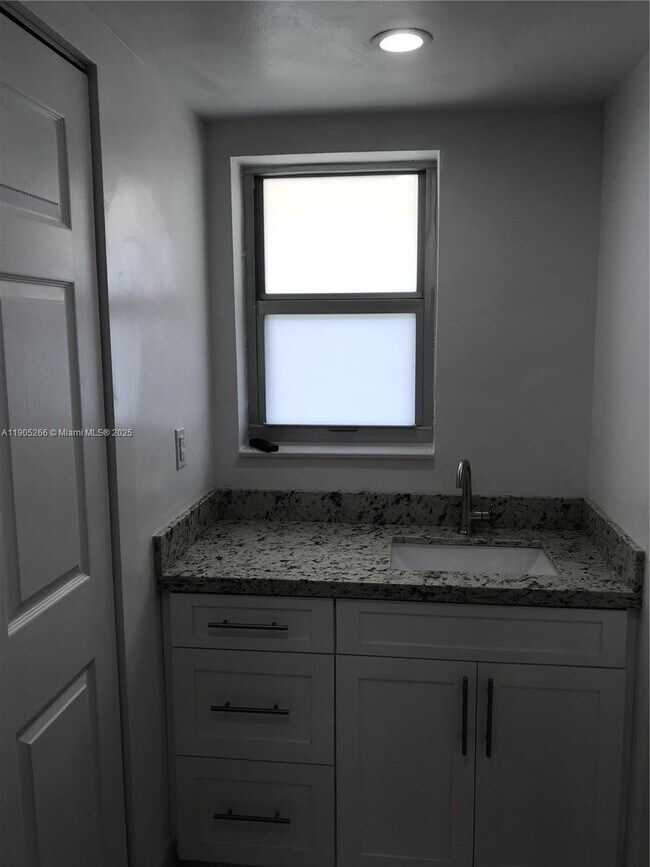 Building Photo - 234 Antiquera Ave