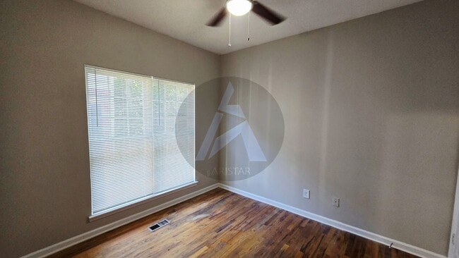 Building Photo - 1651 Massachusetts St SW