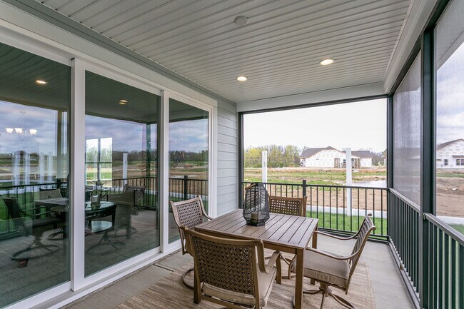 Building Photo - 605 Bellasera Dr