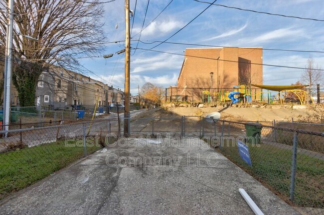 Building Photo - 1718 Riggs Ave