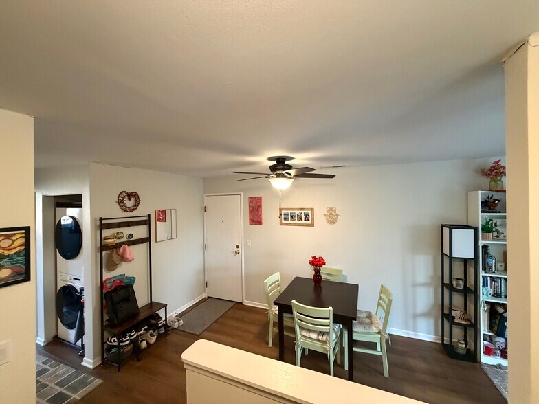 Building Photo - 2234 Abbeywood Dr