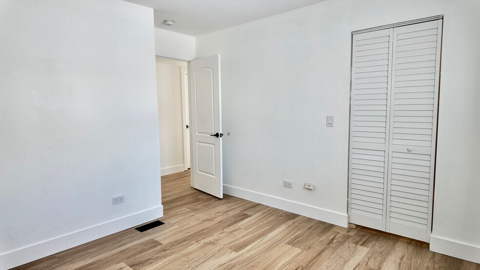 Building Photo - 68 Kempton Dr