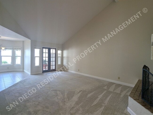 Building Photo - 15921 Avenida Villaha
