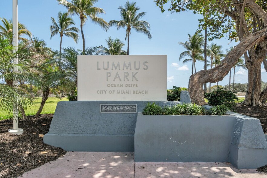Building Photo - 1052 Ocean Dr
