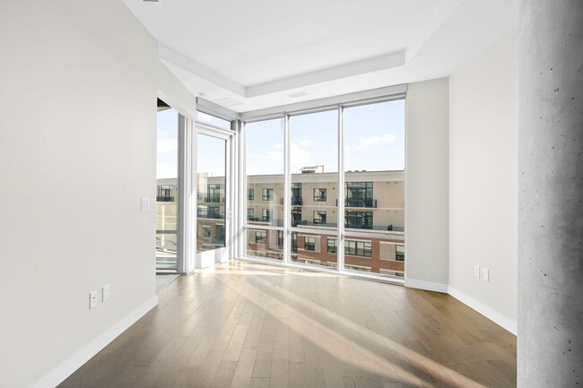 Building Photo - 6th Floor 1BD, 1.5BA Condo at the Lakehouse off Sloan's Lake