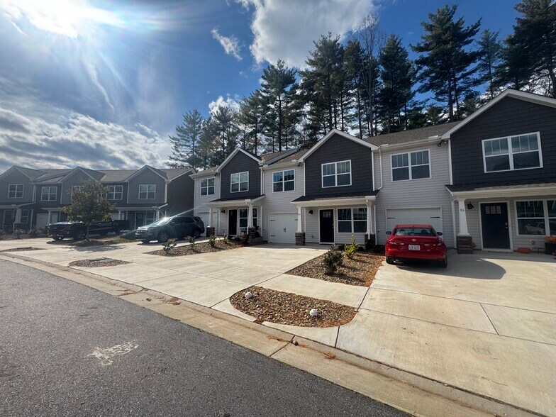 Building Photo - 84 Malcolm Ct