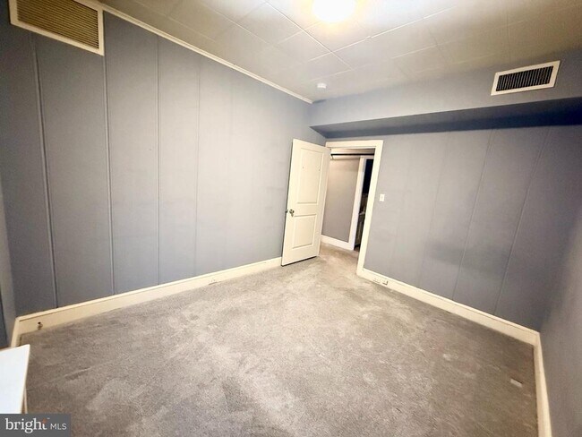 Building Photo - 27 N Hanover St