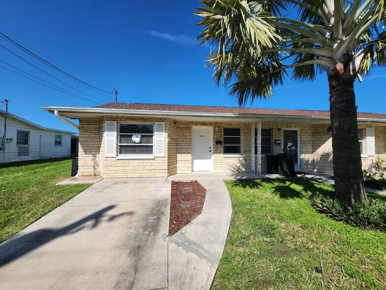 Front elevation - 12511 1st Is