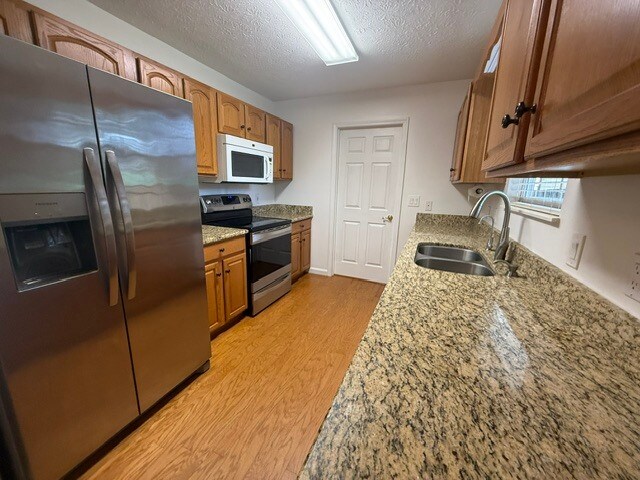 Building Photo - 1740 Country Meadows Dr