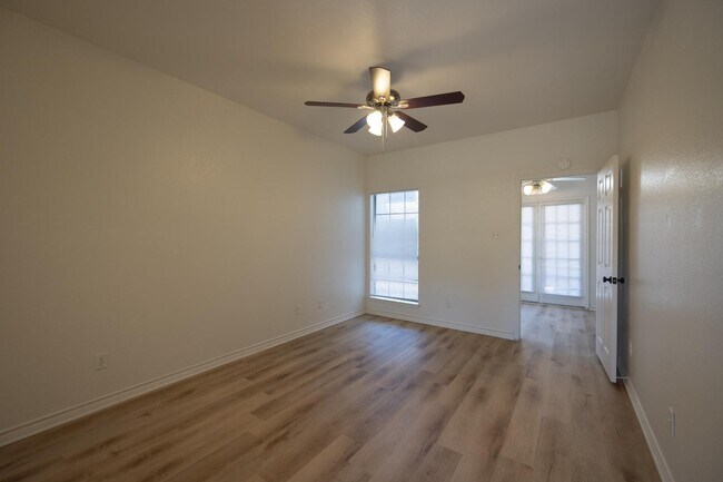 Building Photo - 3001 Cedar St