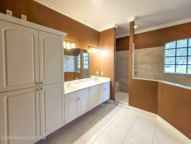 Building Photo - 949 SE Gardenbrook Ct