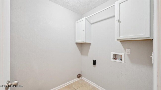 Building Photo - 16050 Dowing Creek Dr