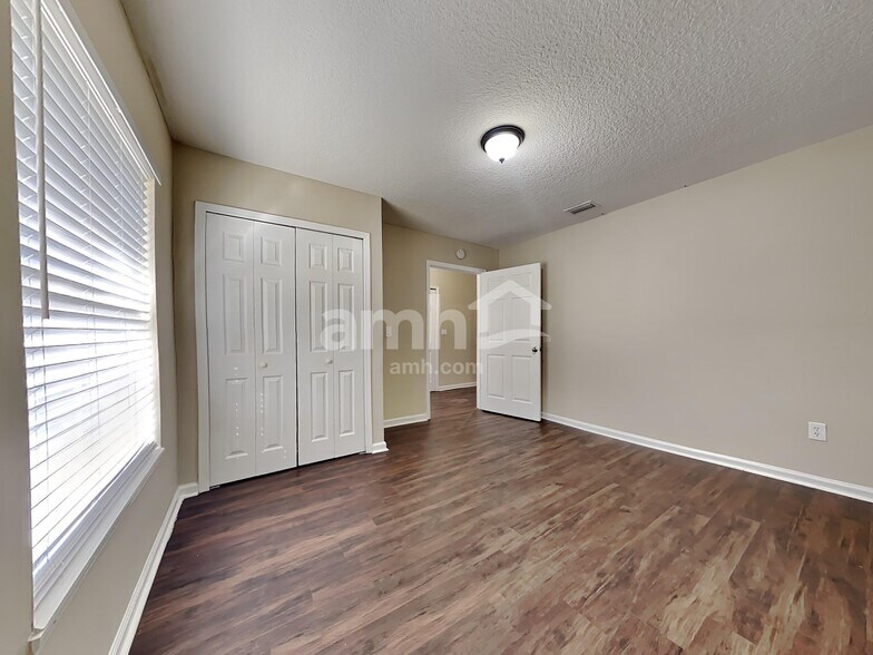 Building Photo - 8227 Stelling Dr