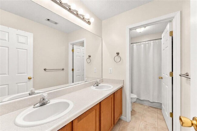 Building Photo - 3451 Leisure Ln