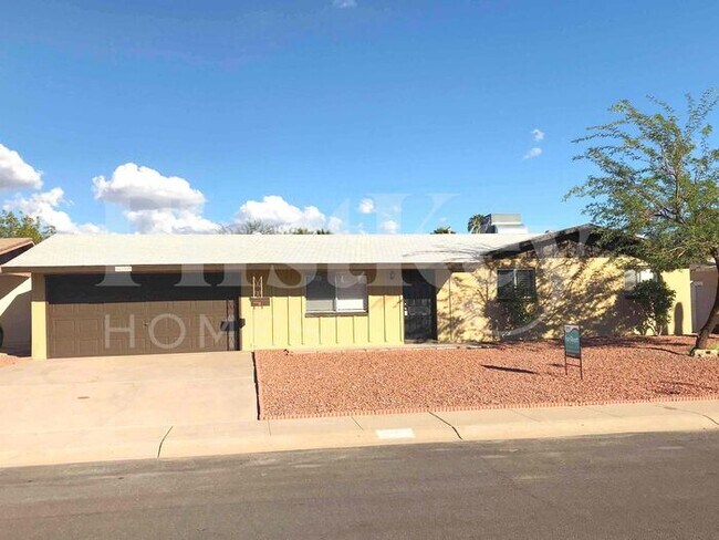 Primary Photo - 9409 N 36th Dr