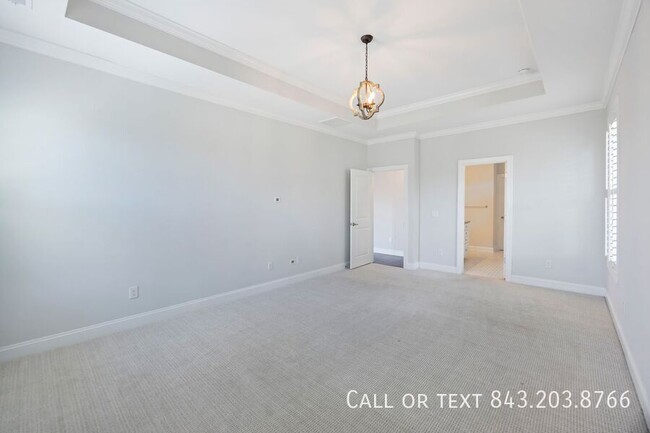 Building Photo - 2219 Midden Dr
