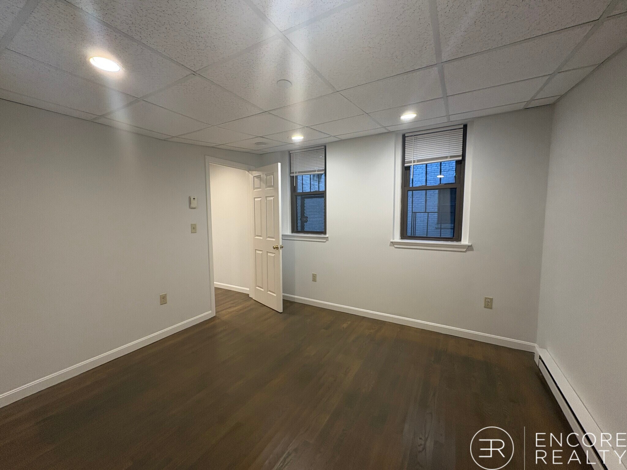 Building Photo - 77 Park Dr