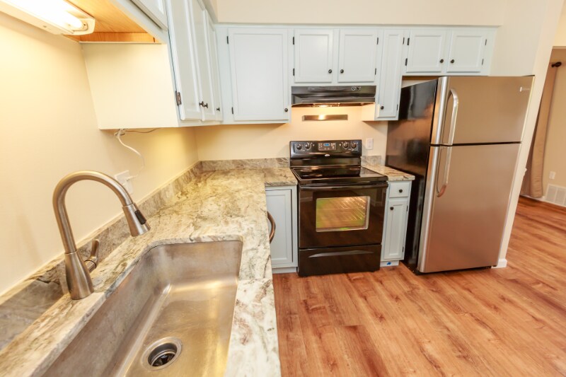 Building Photo - 430 Baldwin Ave