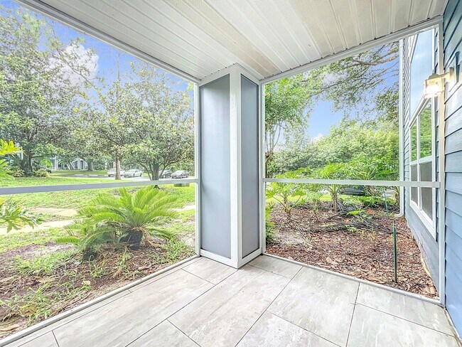 Building Photo - 2580 Grassy Point Dr