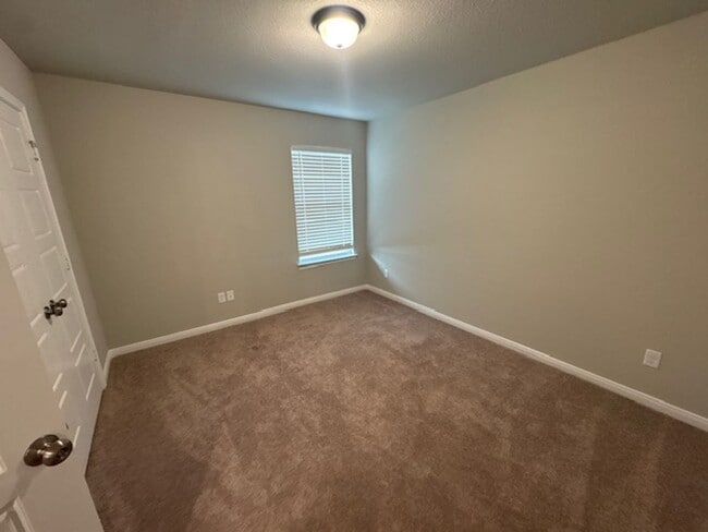 Building Photo - AVAILABLE NOW; APPLY AT OUR WEBSITE TODAY!!