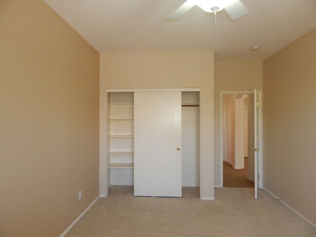 Building Photo - 3 Bedroom 2 Baths 1844 Sqft in Bluffs