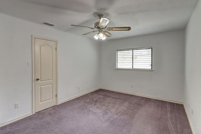 Building Photo - 4321 Holly Ridge Dr