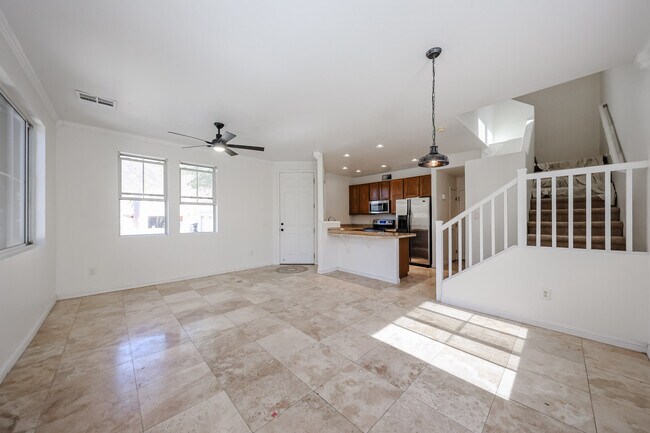 Building Photo - 337 W Mountain Sage Dr