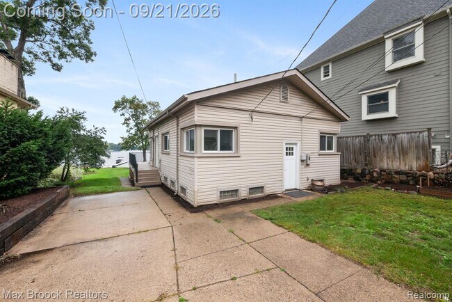 Building Photo - 4151 Bluebird Dr