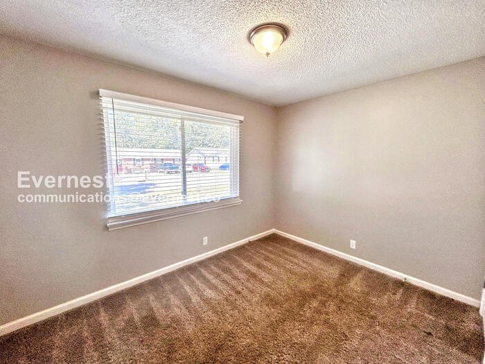 Building Photo - 4228 Valley Grove Dr