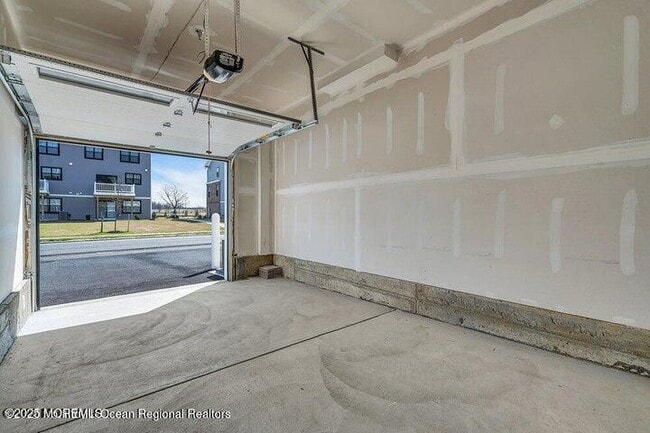 Building Photo - 50 Midway Rd S