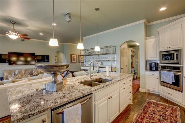 Building Photo - Stunning Edmond Home- Regency Pointe-Neigh...