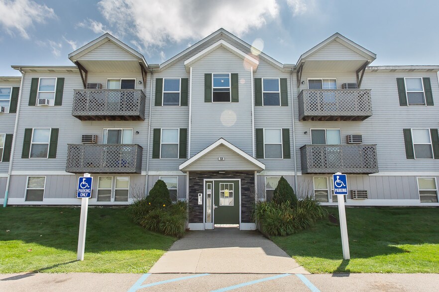 Brookmeadow Apartments 143 Brookmeadow North Ct SW Grandville MI 49418 Apartment Finder