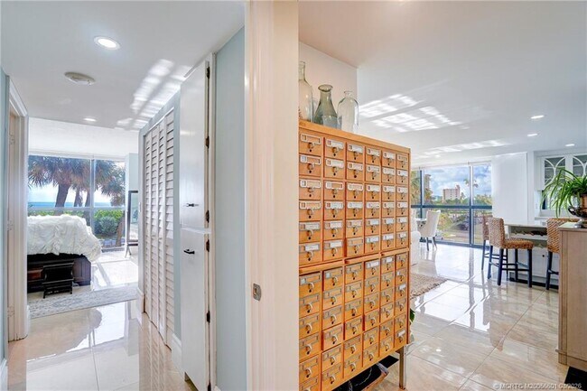 Building Photo - 10410 S Ocean Dr