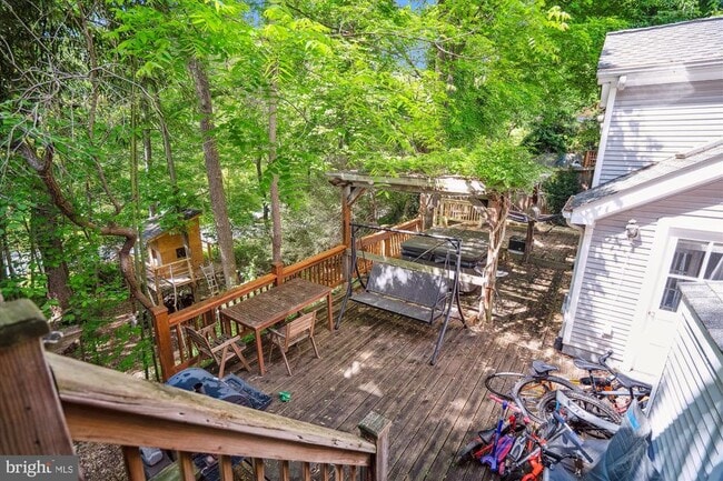 Building Photo - 10016 Tenbrook Dr