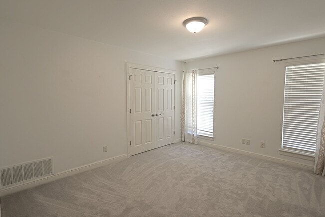 Building Photo - 4821 New Hope Rd