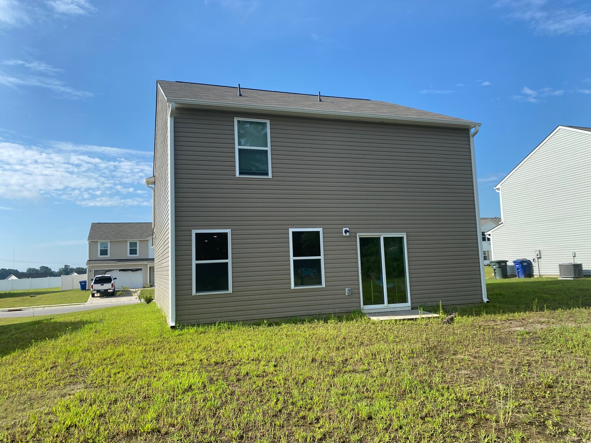 Building Photo - 427 Silo Ct