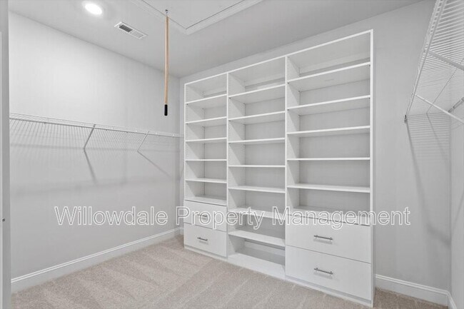 Building Photo - 4940 Enlightenment Rd