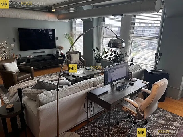 Building Photo - 210 South St