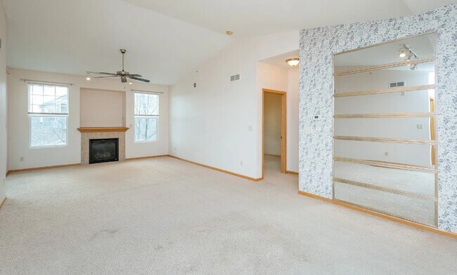 living area - 10325 Providence Dr