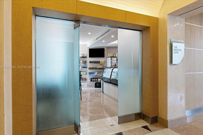 Building Photo - 2127 Brickell Ave