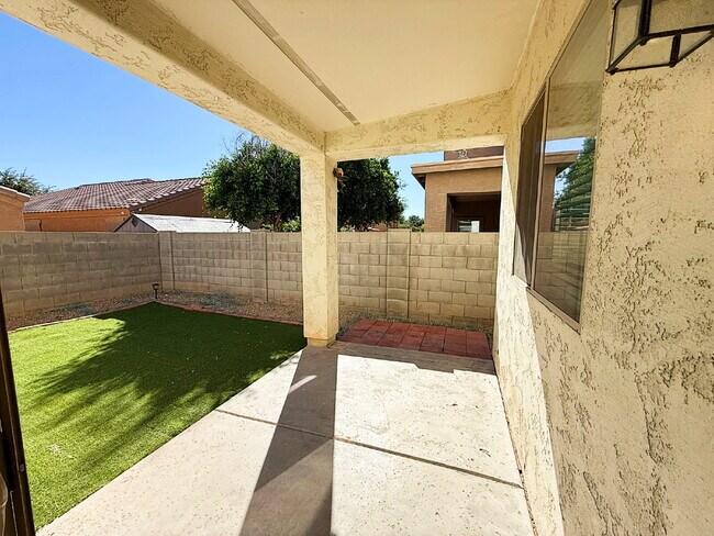 Building Photo - Charming Glendale Home with Spacious Lot & Prime West Valley Location!
