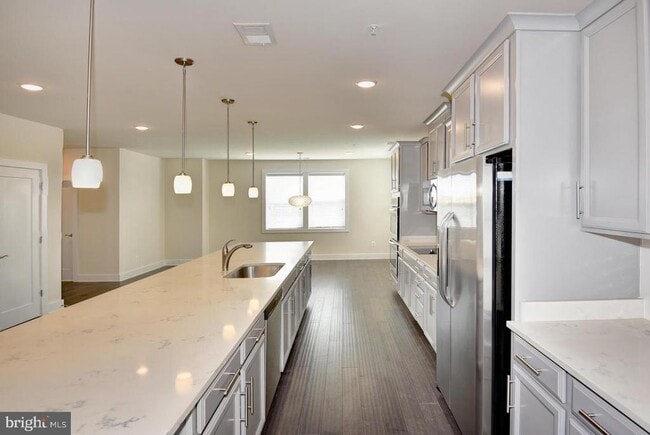 Building Photo - 44858 Tiverton Sq