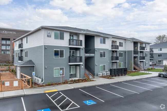 Building Photo - Walnut Trail