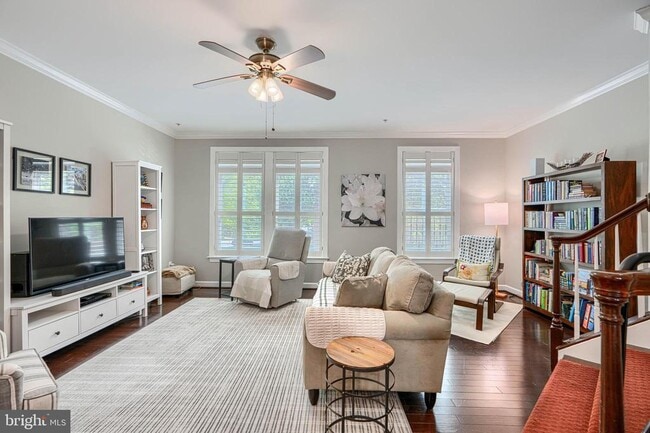 Building Photo - 432 Grand St