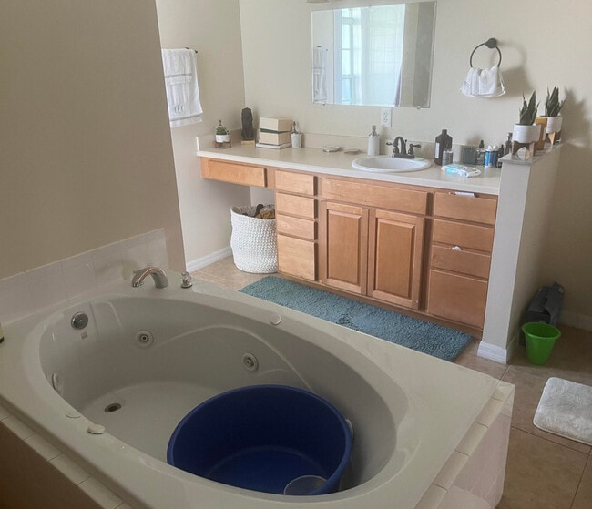 Building Photo - 4412 SW Bonney St