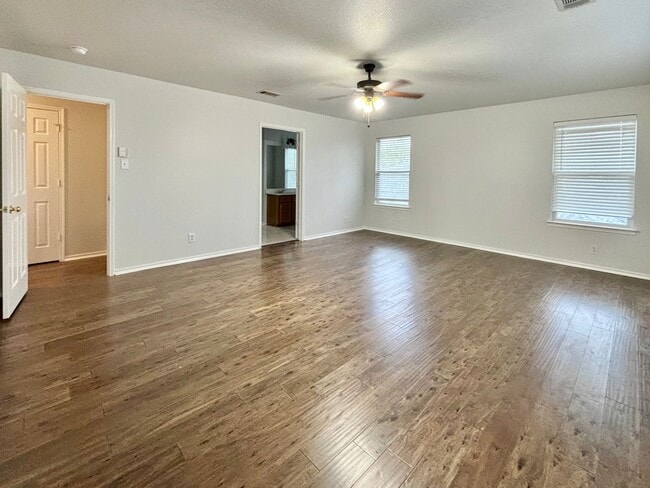 Building Photo - Beautiful 4 Bedroom Home in Gated Community!