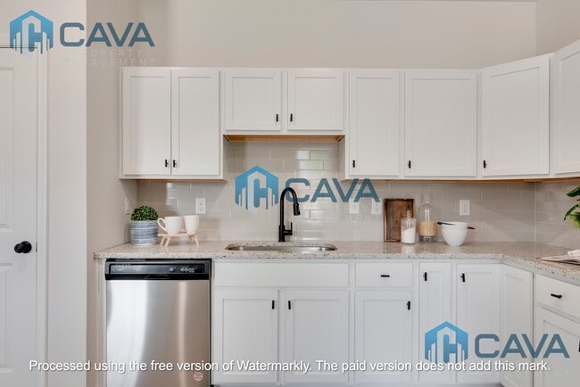 Building Photo - 1301 N 32nd St